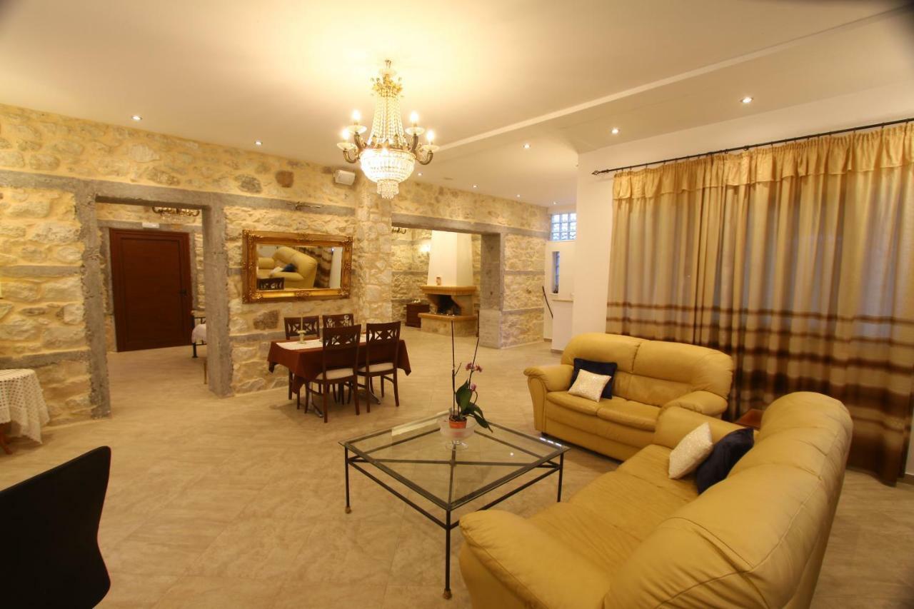 Villa Vanilla Agioi Theodoroi Exterior photo